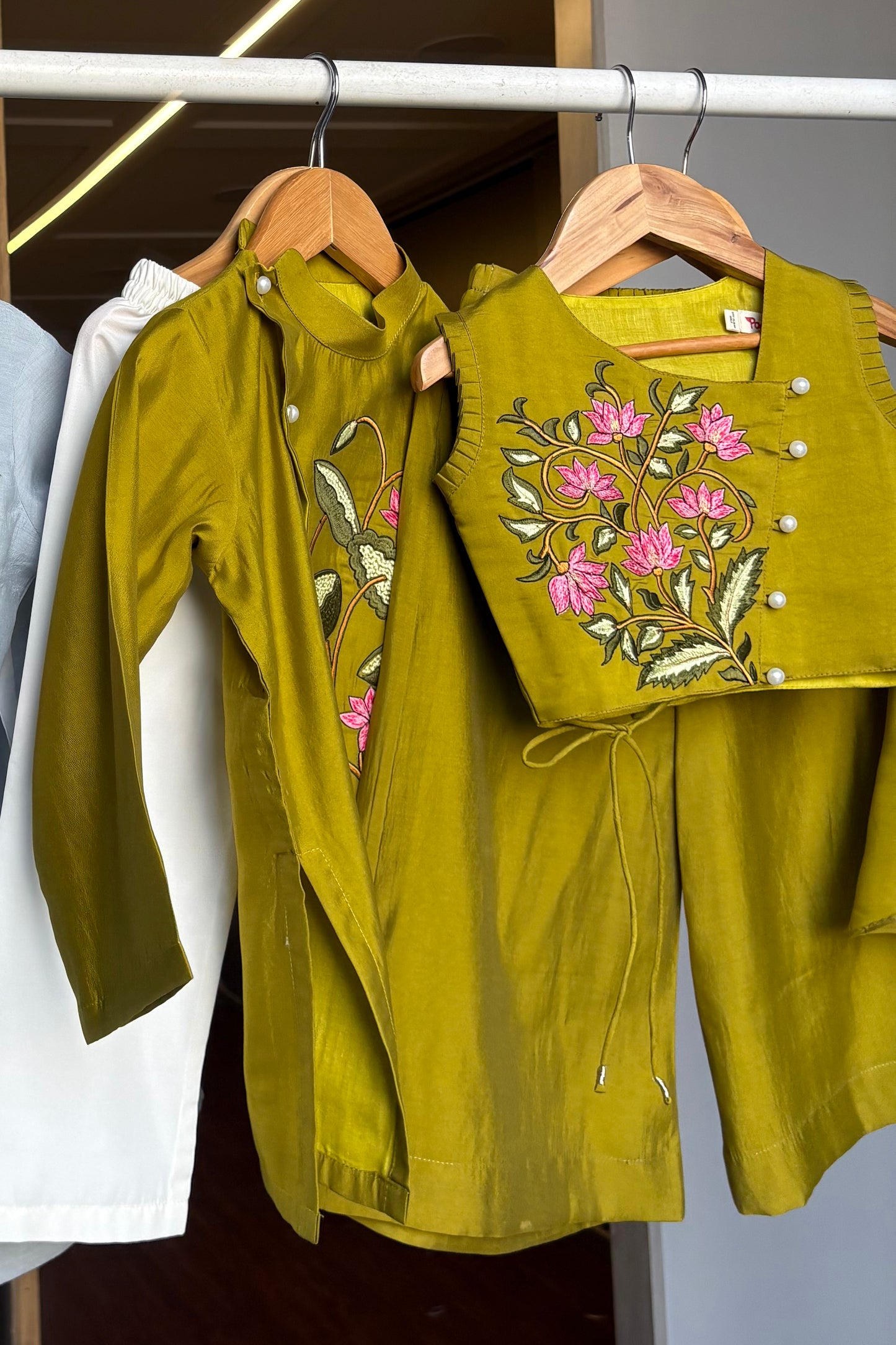 Green Poly Silk Floral Thread Embroidery Top & Pant Set