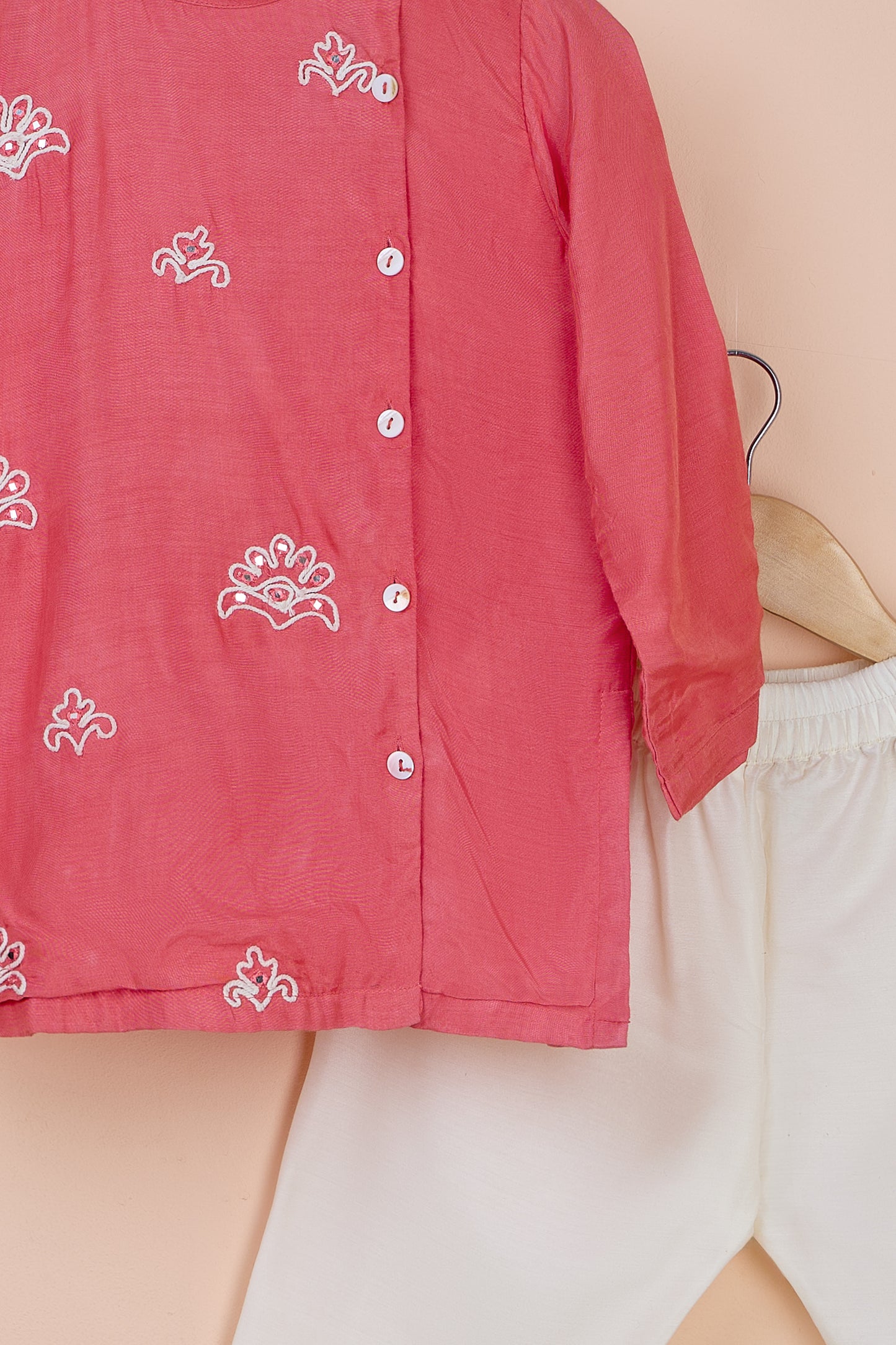 Nelumbo Side Buttons Detail Kurta And Pyjama