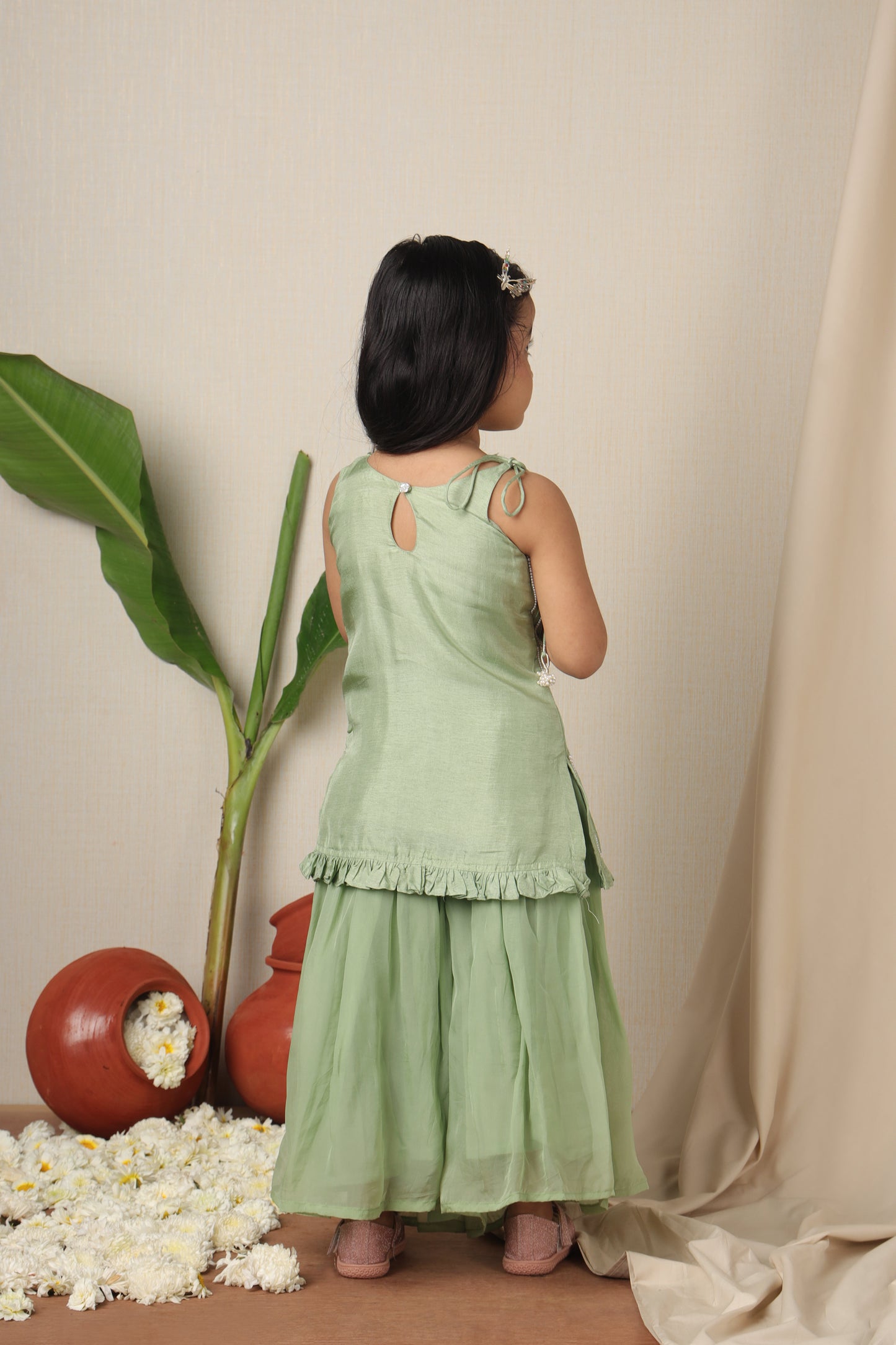 Mukta Embroidered Tie Up Straps Kurti And Flared Palazzo