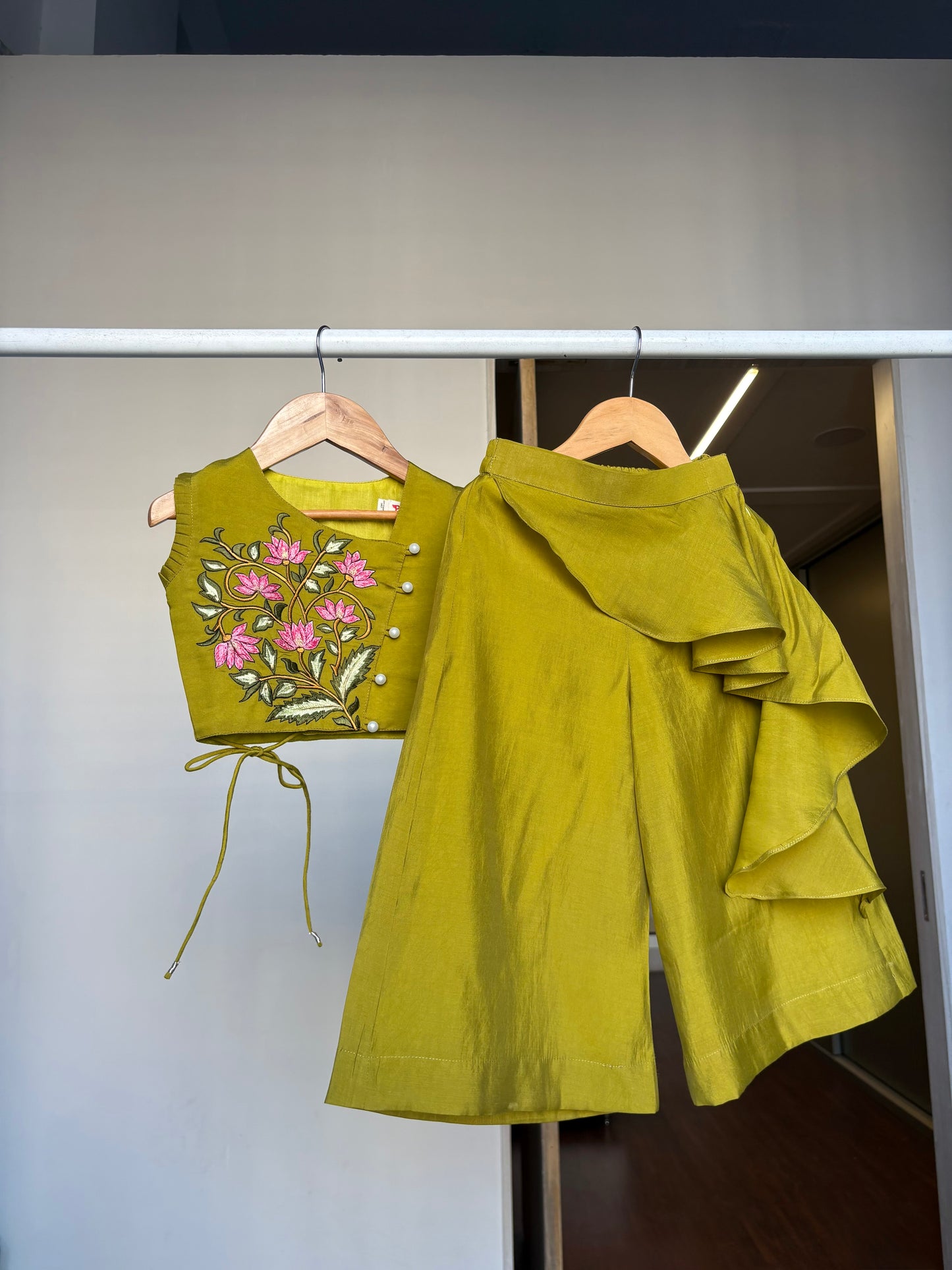 Green Poly Silk Floral Thread Embroidery Top & Pant Set