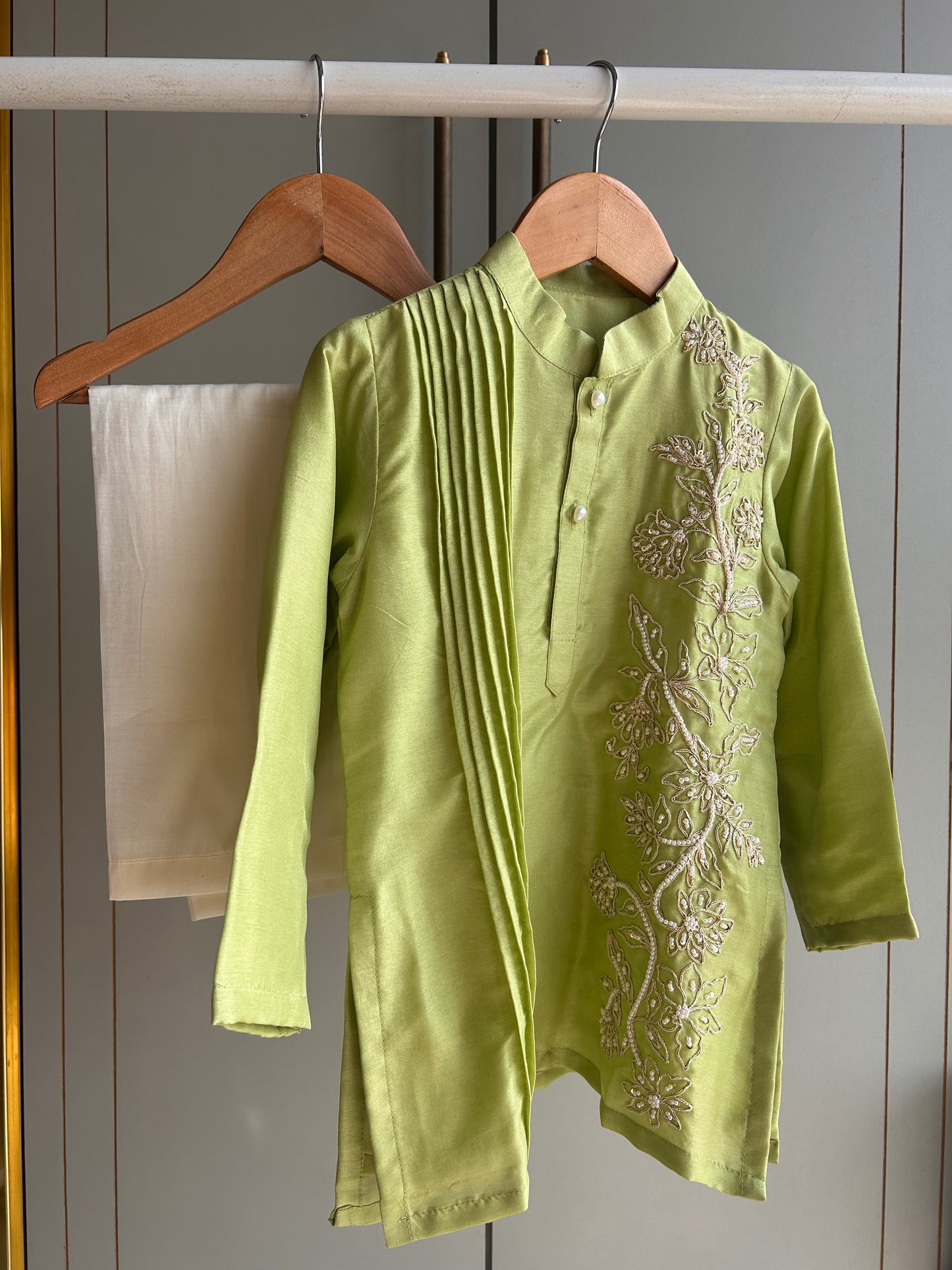 Pin Tuck Detail Kurta And Pyjama