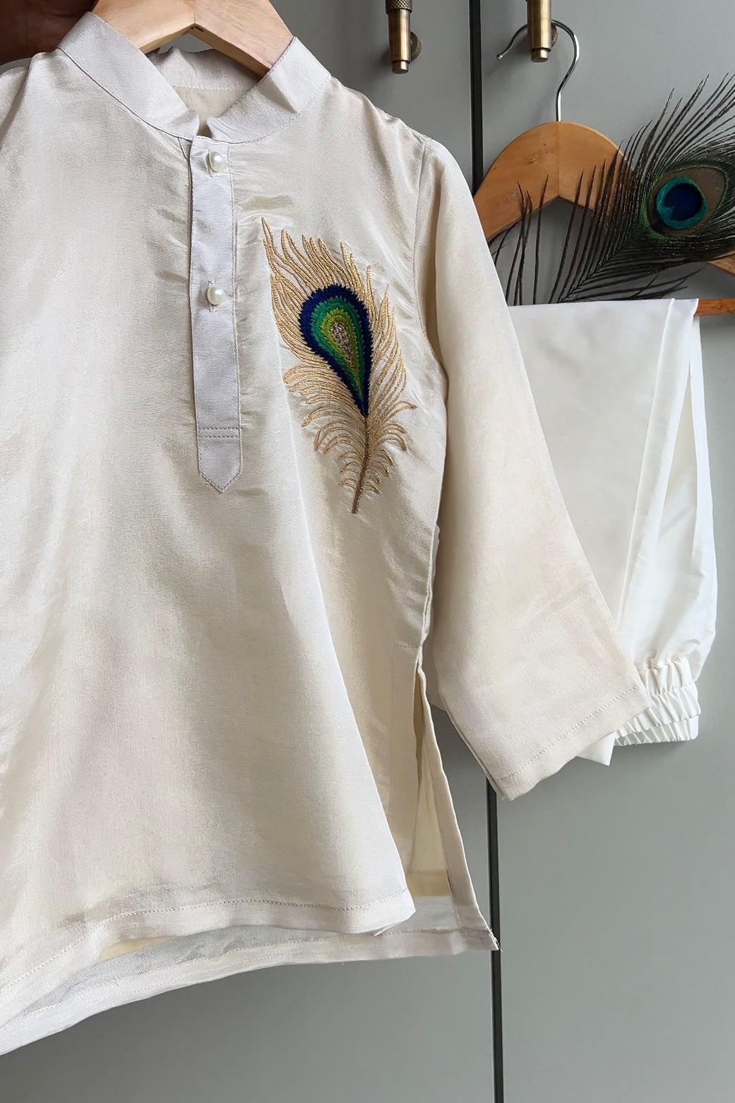 Mor Pankh Embroidered Shimmer Kurta And Pyjama (Ready To Ship)