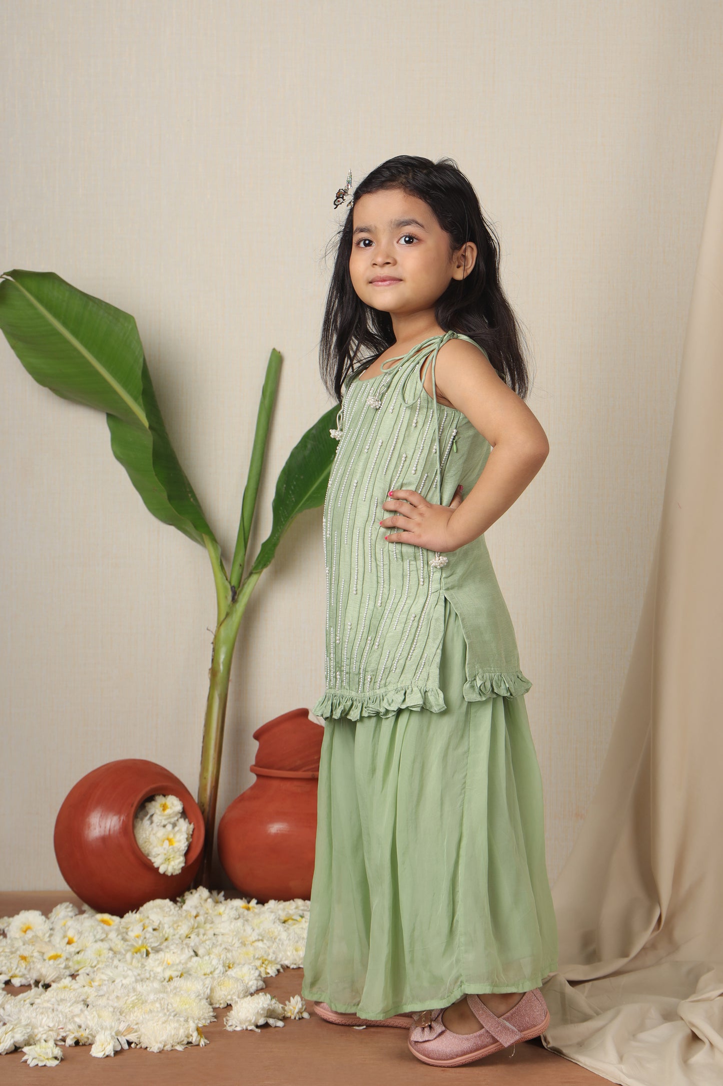 Mukta Embroidered Tie Up Straps Kurti And Flared Palazzo