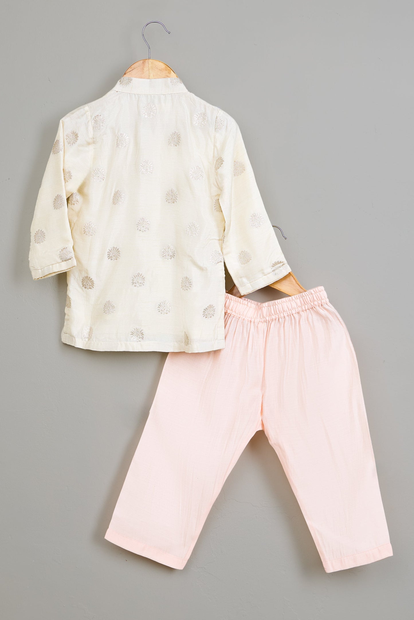 Off White Embroidered Kurta And Pyjama